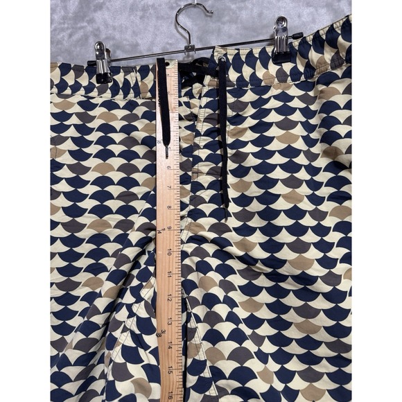 Patagonia Swim Trunks Men's 34 Scallop Seigaiha Multicolor Geometric Board Short - Picture 9 of 10